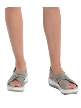 Cloudsteppers by Clarks size 11 olive Arla Belle Sandal